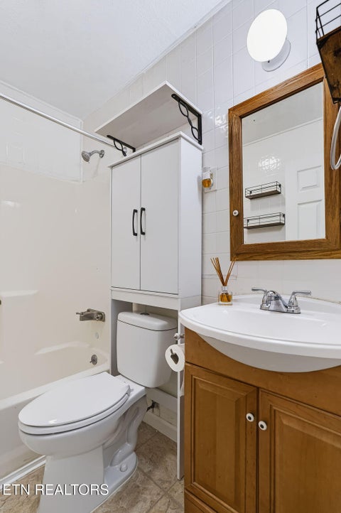 Tiny photo for 132 Taylor Rd, Oak Ridge, TN 37830 (MLS # 1357983)