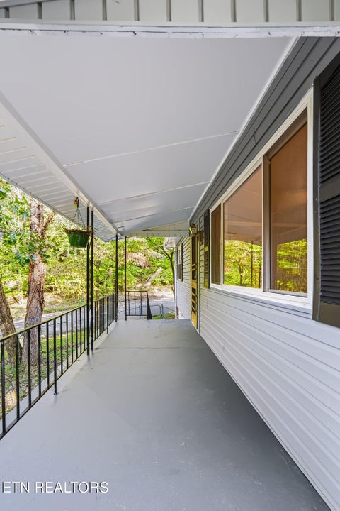 Tiny photo for 132 Taylor Rd, Oak Ridge, TN 37830 (MLS # 1357983)