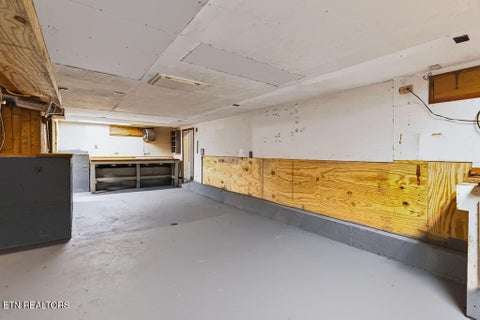 Tiny photo for 132 Taylor Rd, Oak Ridge, TN 37830 (MLS # 1357983)