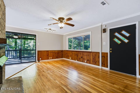 Tiny photo for 132 Taylor Rd, Oak Ridge, TN 37830 (MLS # 1357983)