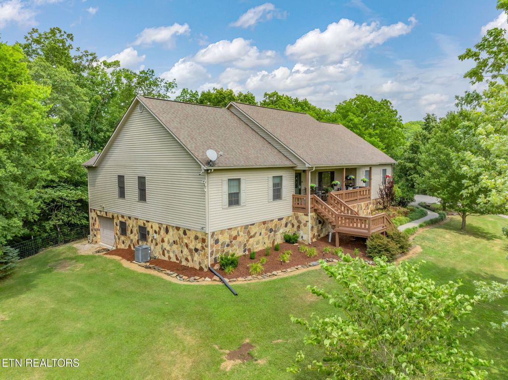 Photo of 1668 Deerwood Rd, Newport, TN 37821 (MLS # 1307971)
