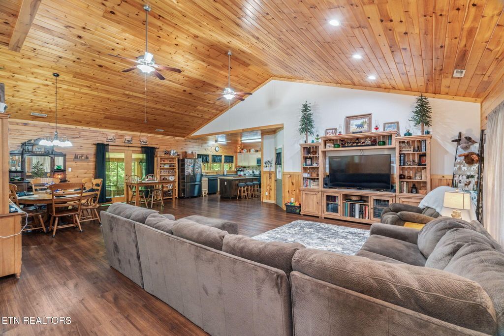 Photo of 1668 Deerwood Rd, Newport, TN 37821 (MLS # 1307971)