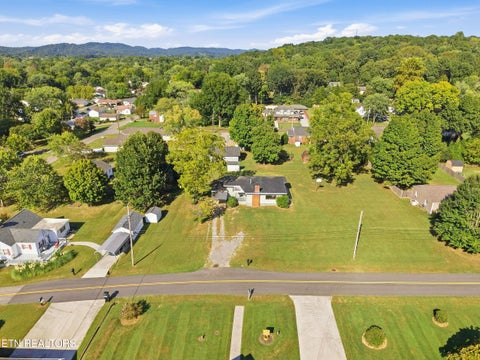 Tiny photo for 516 Dunn Ave, Maryville, TN 37804 (MLS # 1355727)