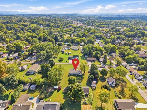 Tiny photo for 516 Dunn Ave, Maryville, TN 37804 (MLS # 1355727)