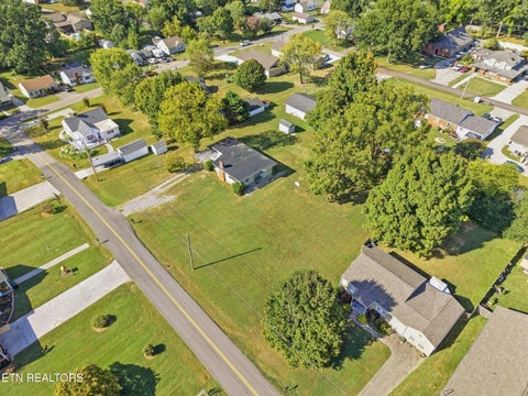 Tiny photo for 516 Dunn Ave, Maryville, TN 37804 (MLS # 1355727)