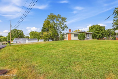 Tiny photo for 516 Dunn Ave, Maryville, TN 37804 (MLS # 1355727)