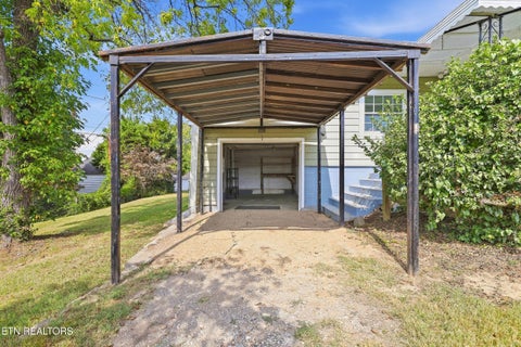 Tiny photo for 516 Dunn Ave, Maryville, TN 37804 (MLS # 1355727)