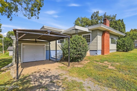 Tiny photo for 516 Dunn Ave, Maryville, TN 37804 (MLS # 1355727)
