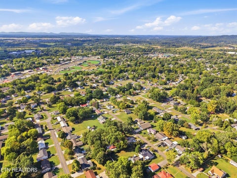 Tiny photo for 516 Dunn Ave, Maryville, TN 37804 (MLS # 1355727)