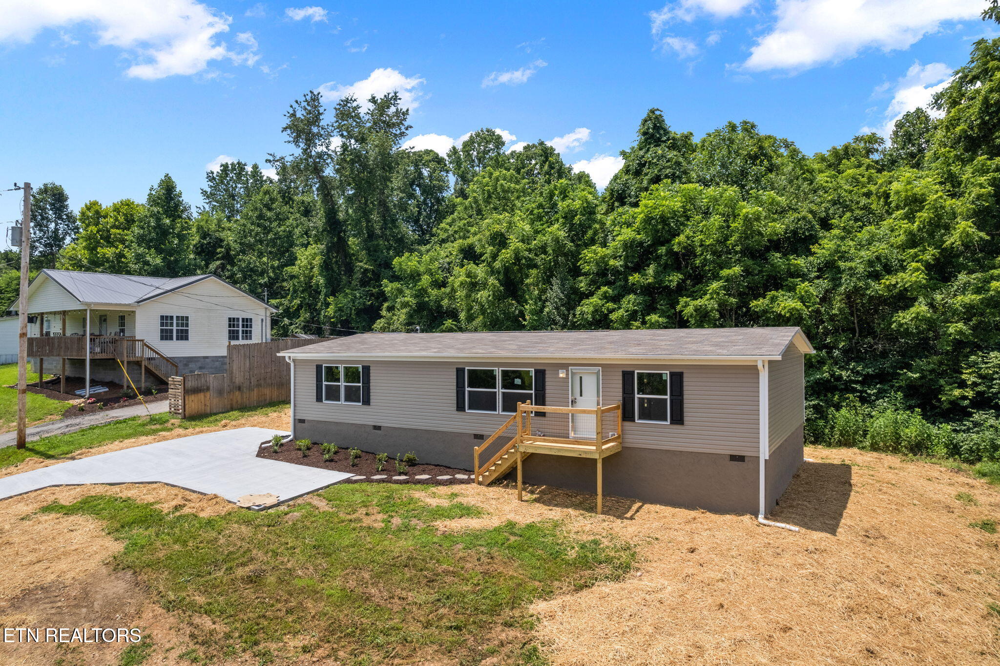 308 Cowan Lane