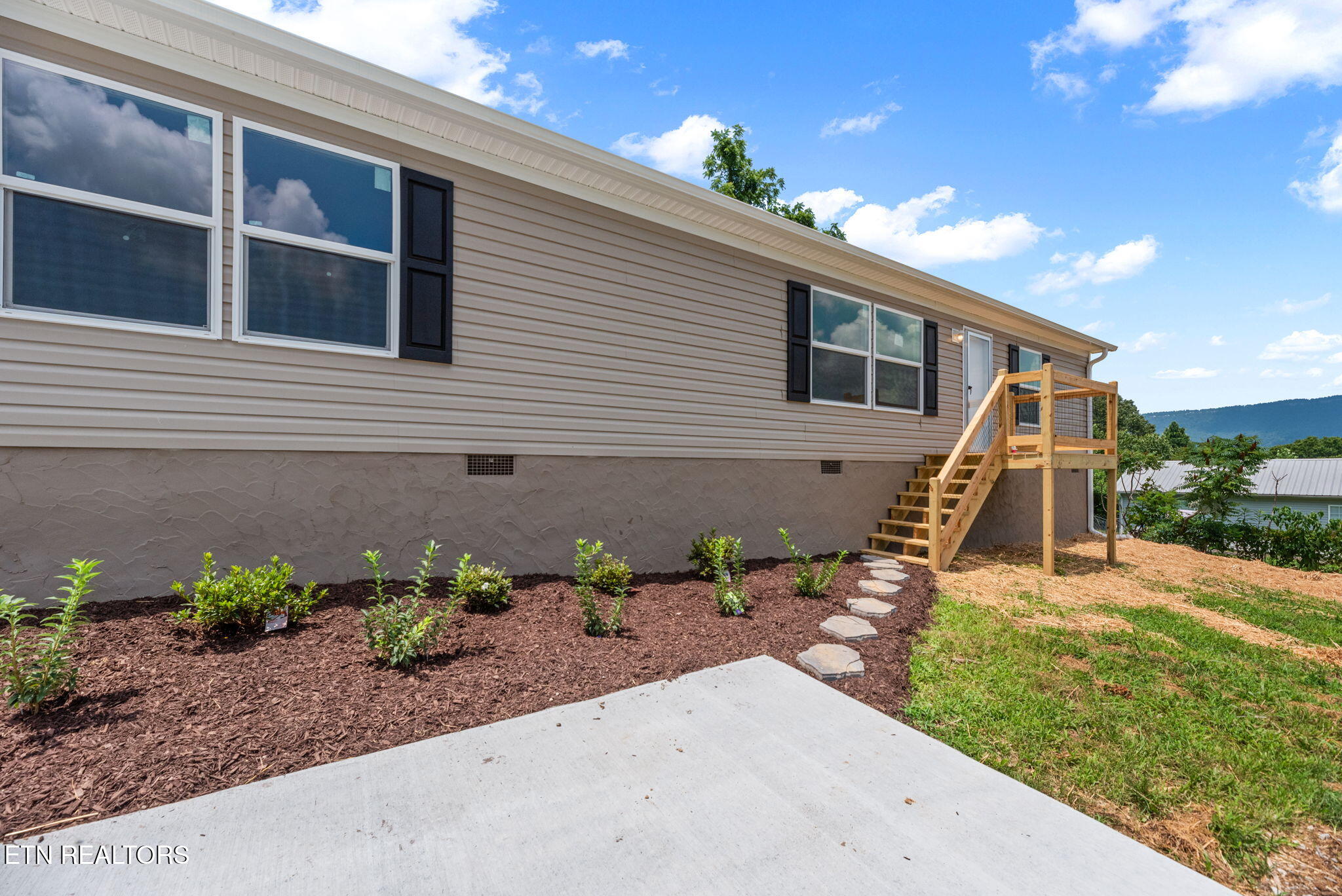 308 Cowan Lane