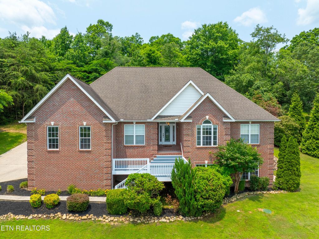 Photo of 128 Harbour View Way, Kingston, TN 37763 (MLS # 1302681)