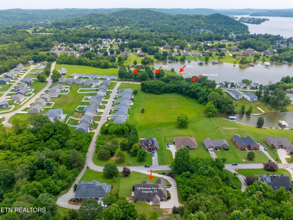 Photo of 128 Harbour View Way, Kingston, TN 37763 (MLS # 1302681)