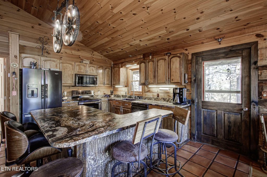 Photo of 700 Old Furnace Rd, Tellico Plains, TN 37385 (MLS # 1287728)