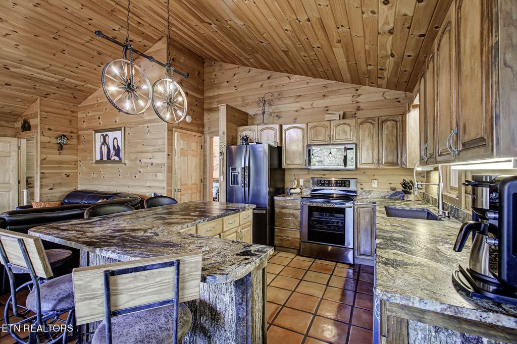 Photo of 700 Old Furnace Rd, Tellico Plains, TN 37385 (MLS # 1287728)