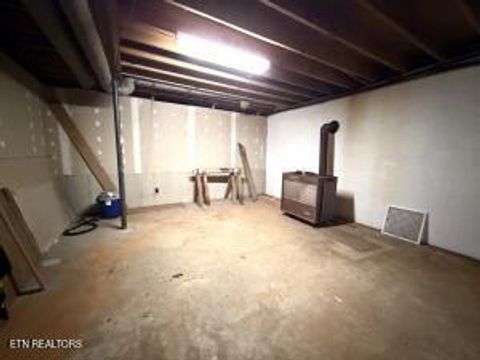 Tiny photo for 145 County Road 152, Riceville, TN 37370 (MLS # 1341422)
