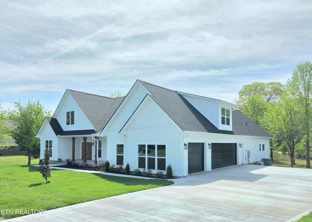 Photo of 122 Walelu Tr, Vonore, TN 37885 (MLS # 1325345)