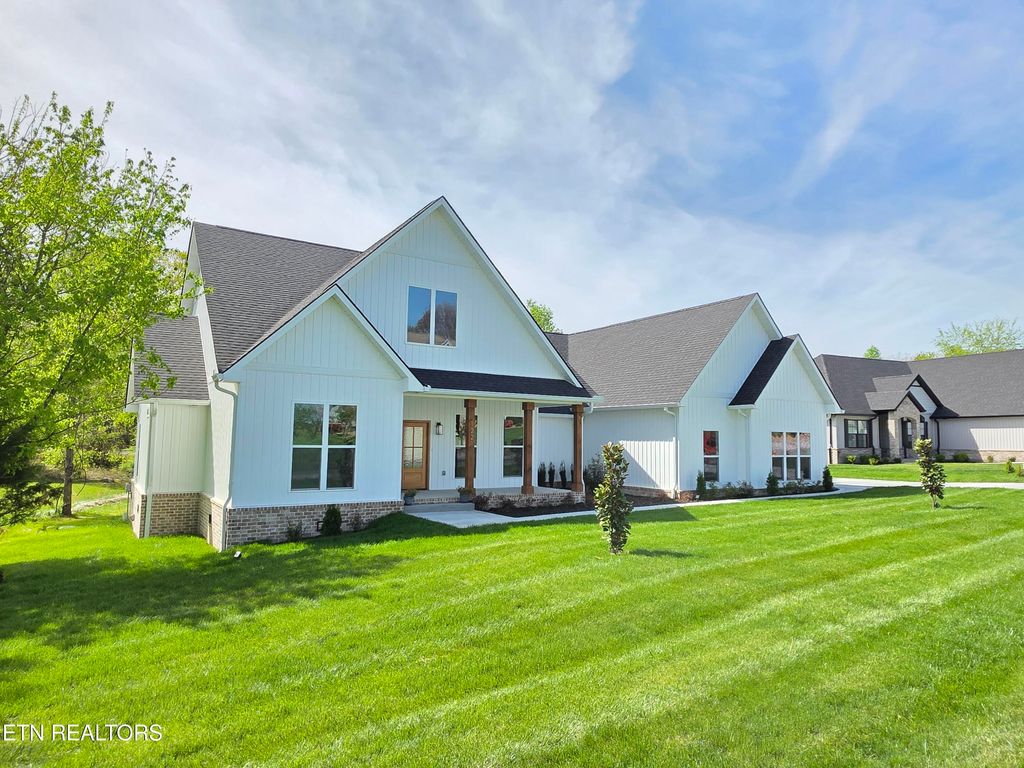 Photo of 122 Walelu Tr, Vonore, TN 37885 (MLS # 1325345)