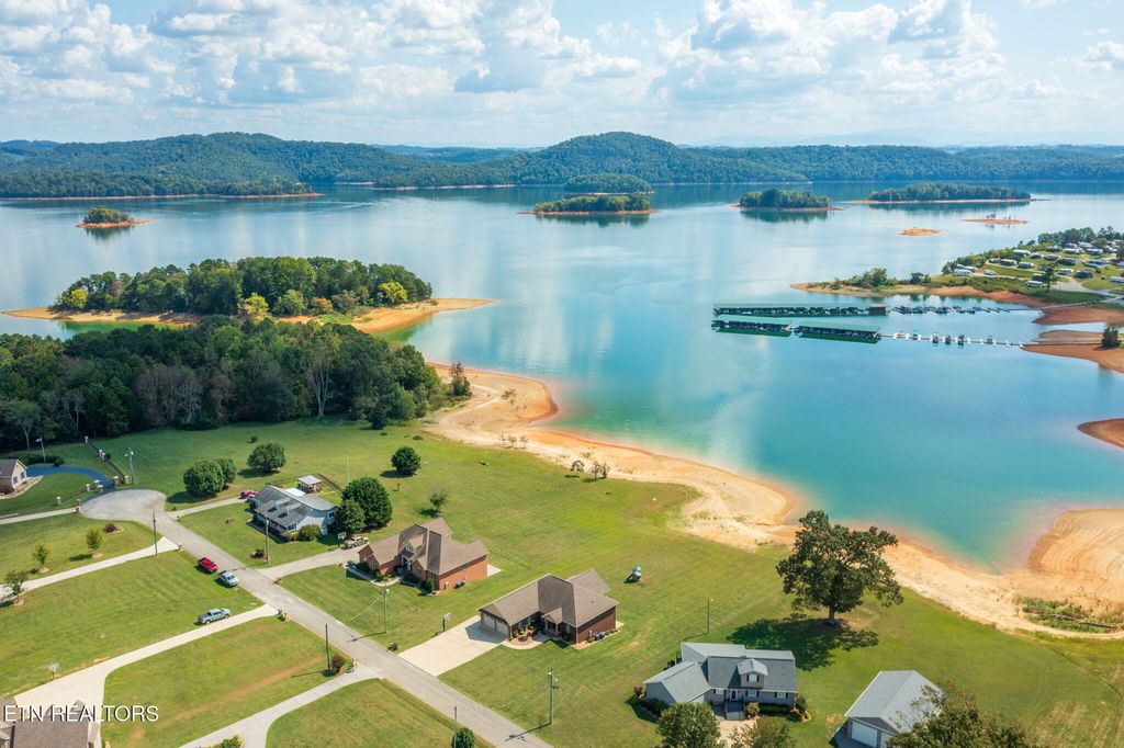 Photo of 558 Peninsula Point, Rutledge, TN 37861 (MLS # 1285562)