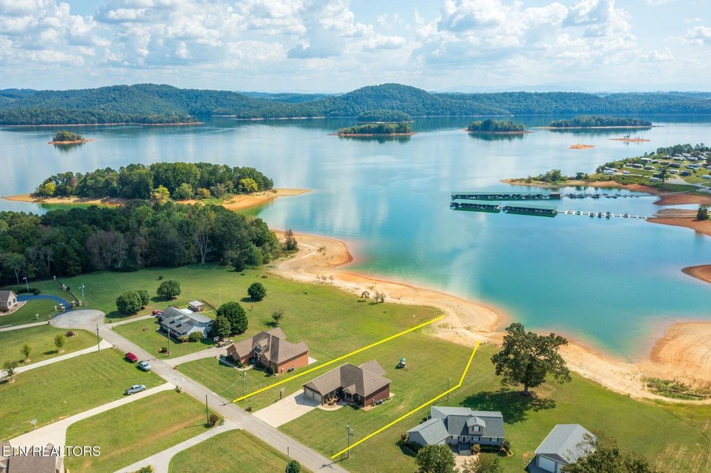 Photo of 558 Peninsula Point, Rutledge, TN 37861 (MLS # 1285562)