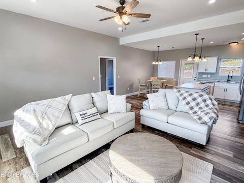 Tiny photo for 813 Clear Sail Way, Dandridge, TN 37725 (MLS # 1326604)