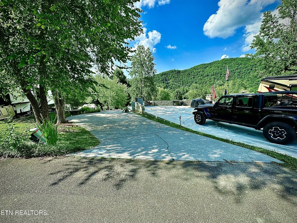 Photo of 64 HIghway 73, Townsend, TN 37882 (MLS # 1268382)