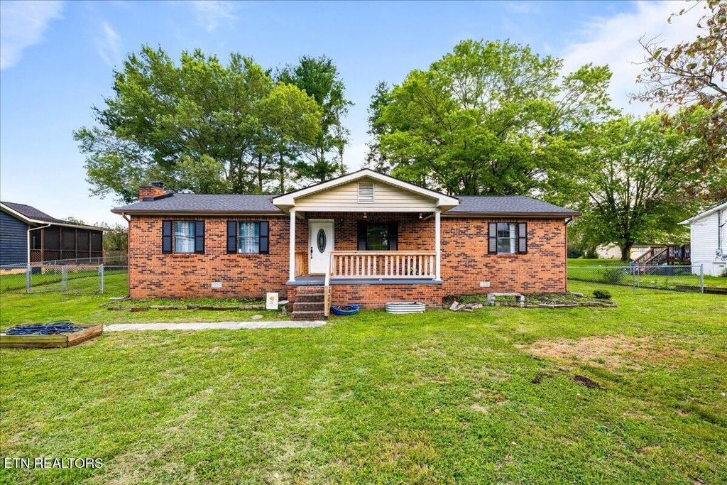 Photo of 211 Evans Rd, Jacksboro, TN 37757 (MLS # 1314369)