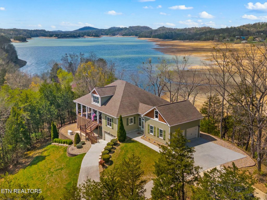 Photo of 2017 Paradise Hills Rd, Dandridge, TN 37725 (MLS # 1335141)