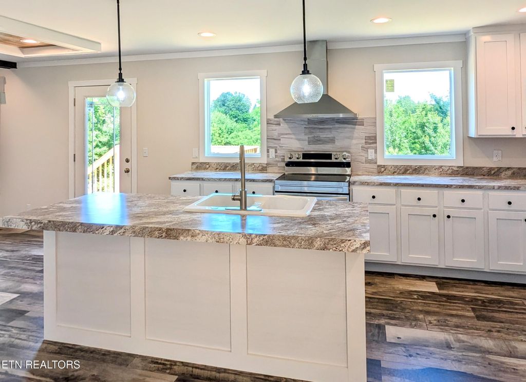 Photo of 141 Hill Loop Rd Loop, Madisonville, TN 37354 (MLS # 1302270)