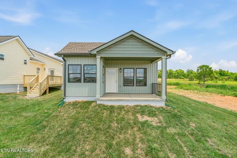 Photo of 1034 Wentford Ave, Sweetwater, TN 37874 (MLS # 1346463)