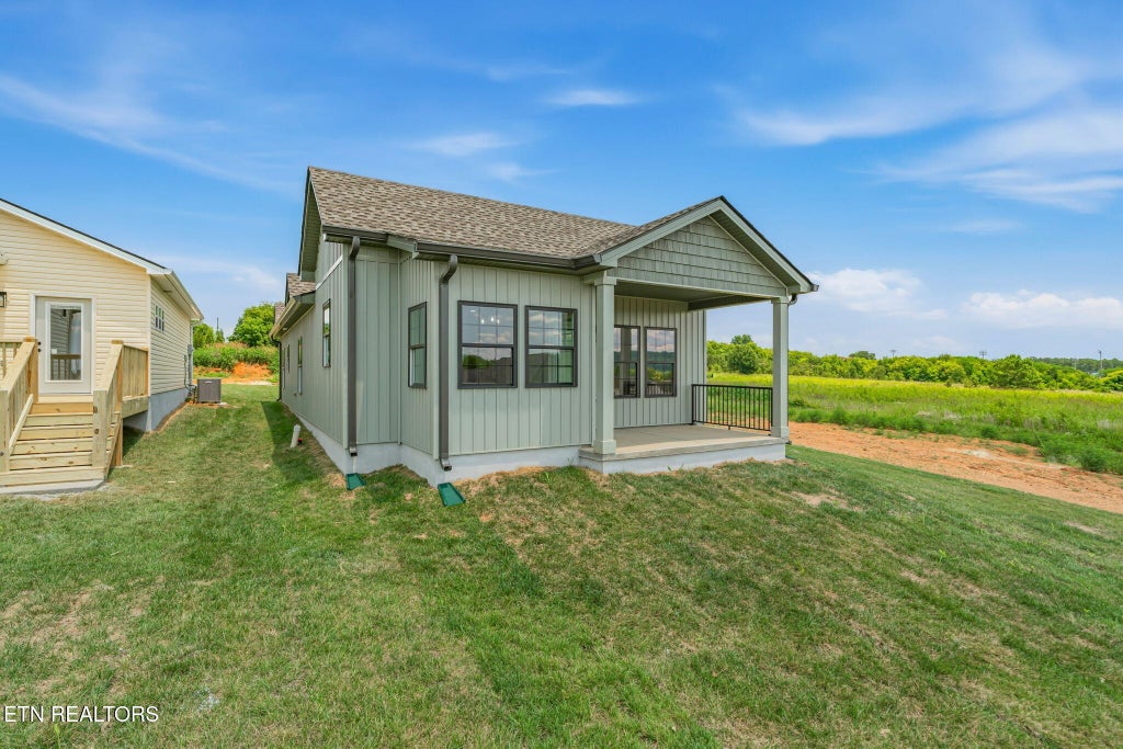 Photo of 1034 Wentford Ave, Sweetwater, TN 37874 (MLS # 1346463)