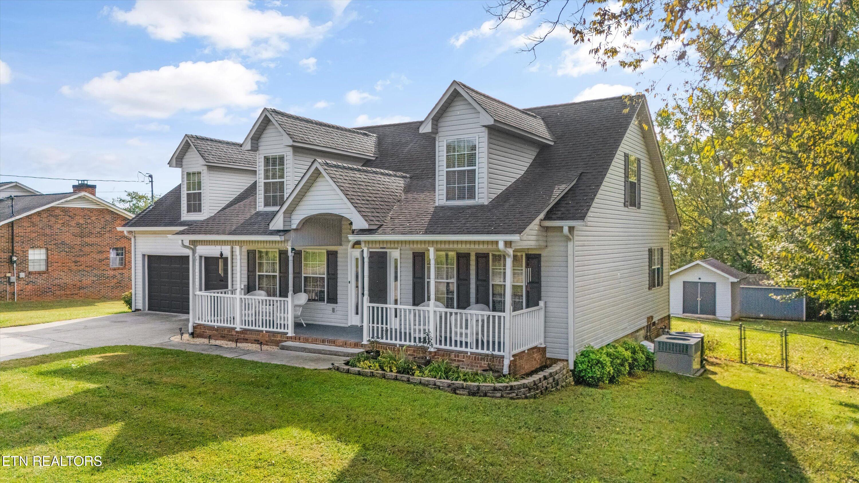 925 Crestview Circle