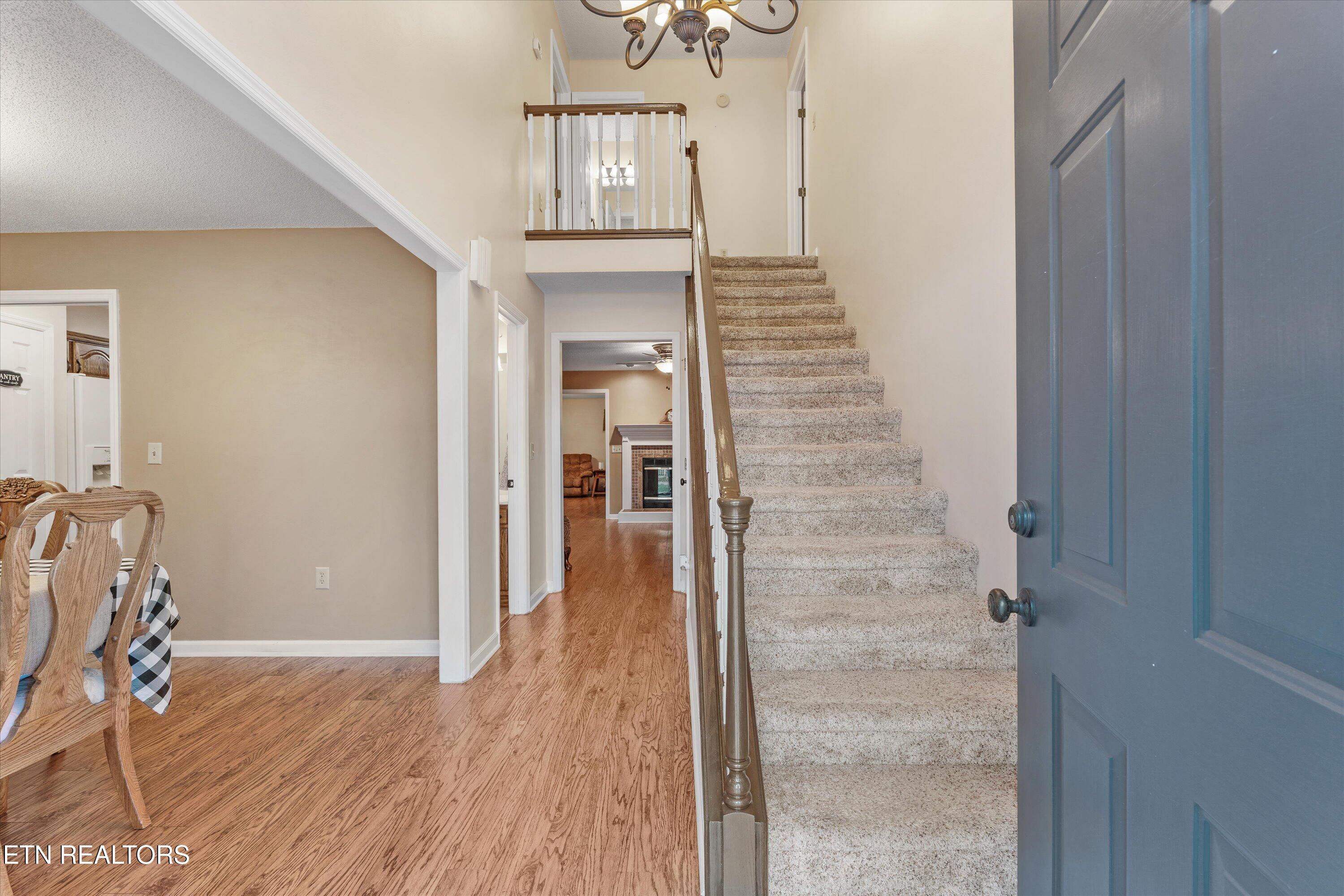925 Crestview Circle