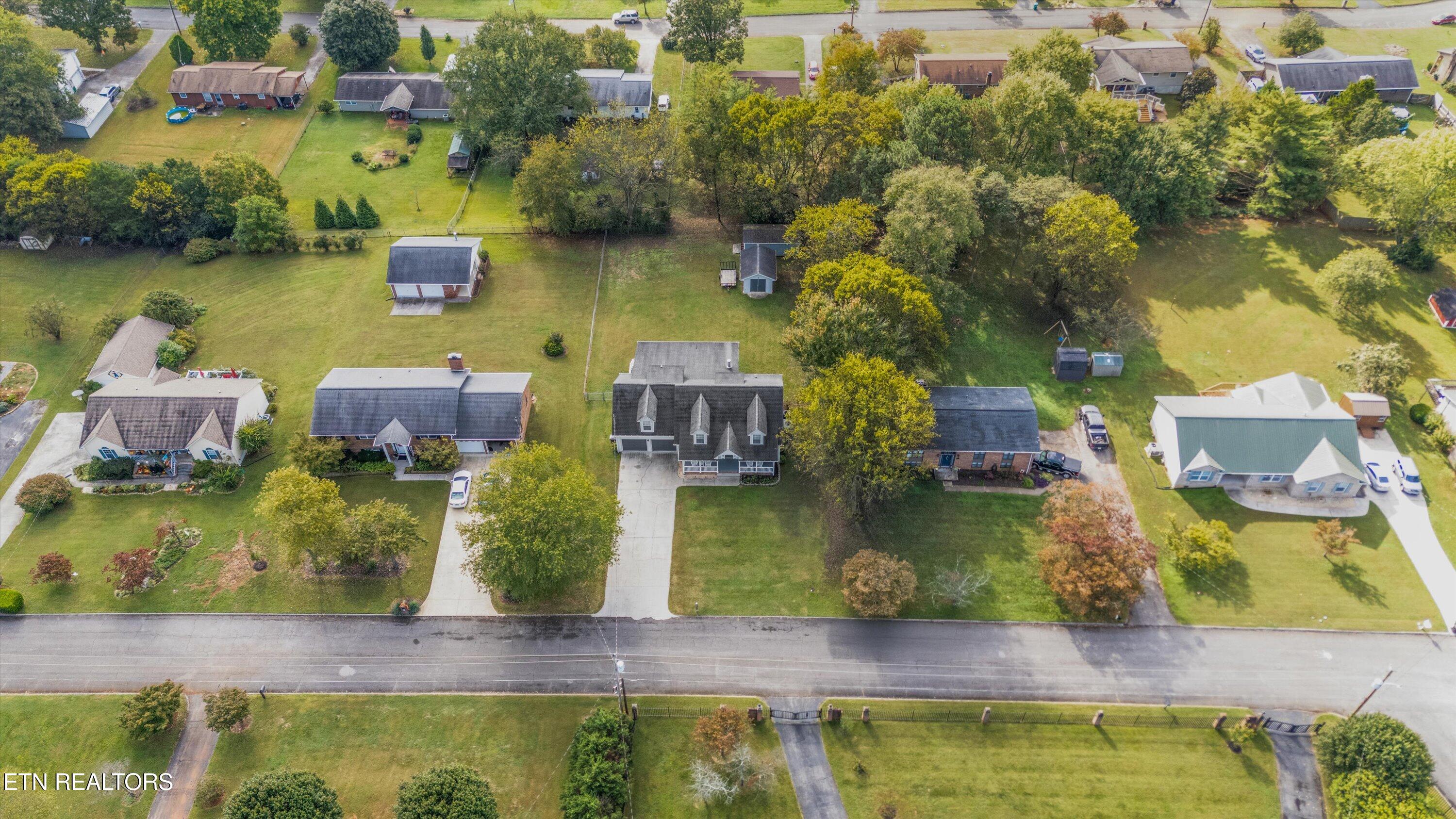 925 Crestview Circle