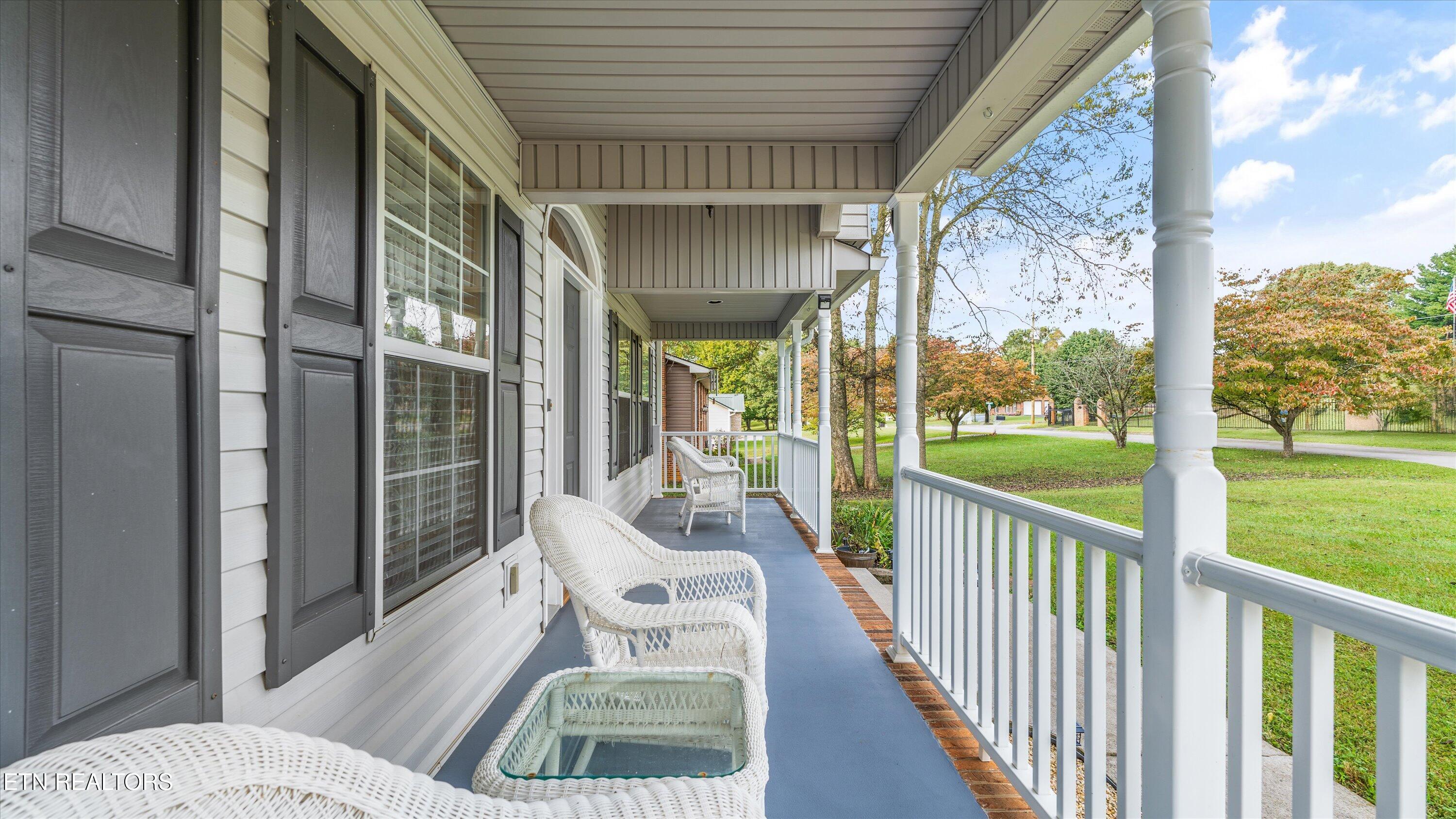 925 Crestview Circle