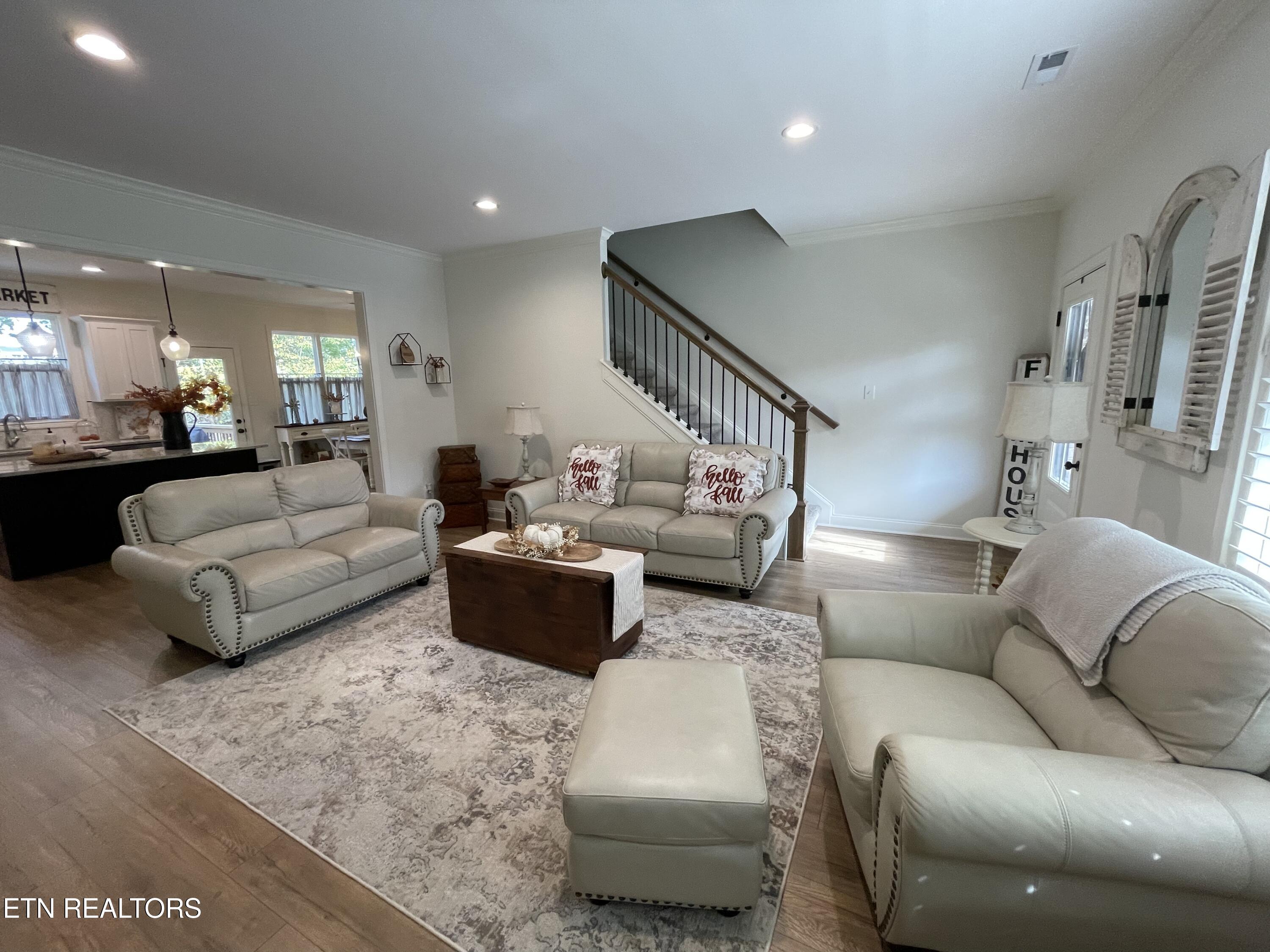 1204 Emerald Forest Ln Lane