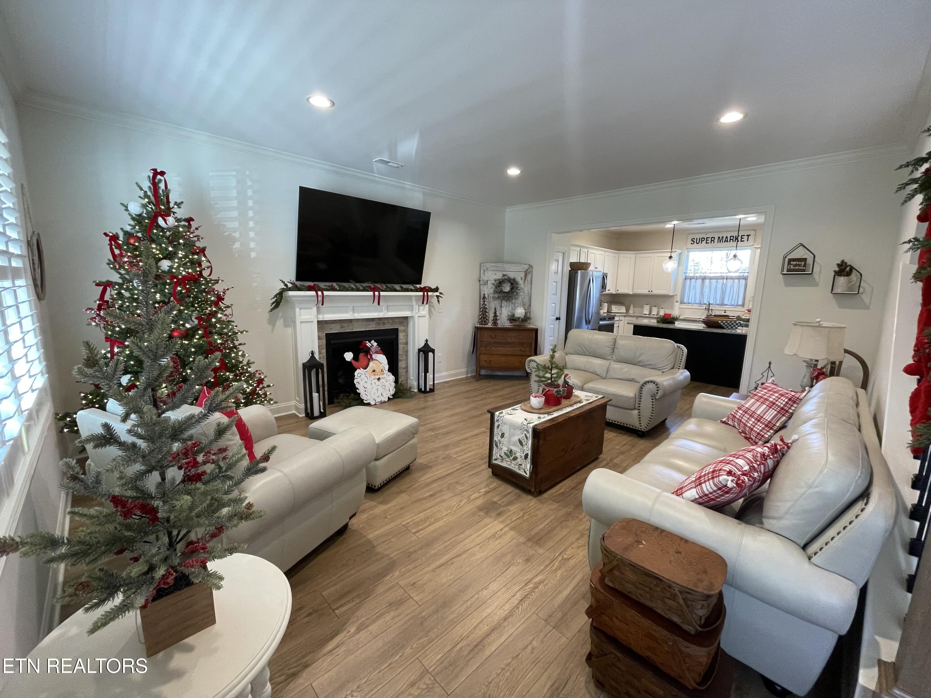 1204 Emerald Forest Ln Lane