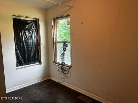 Tiny photo for 2404 Victoria St, Knoxville, TN 37915 (MLS # 1349760)