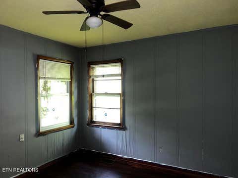 Tiny photo for 2404 Victoria St, Knoxville, TN 37915 (MLS # 1349760)