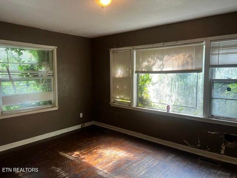 Tiny photo for 2404 Victoria St, Knoxville, TN 37915 (MLS # 1349760)