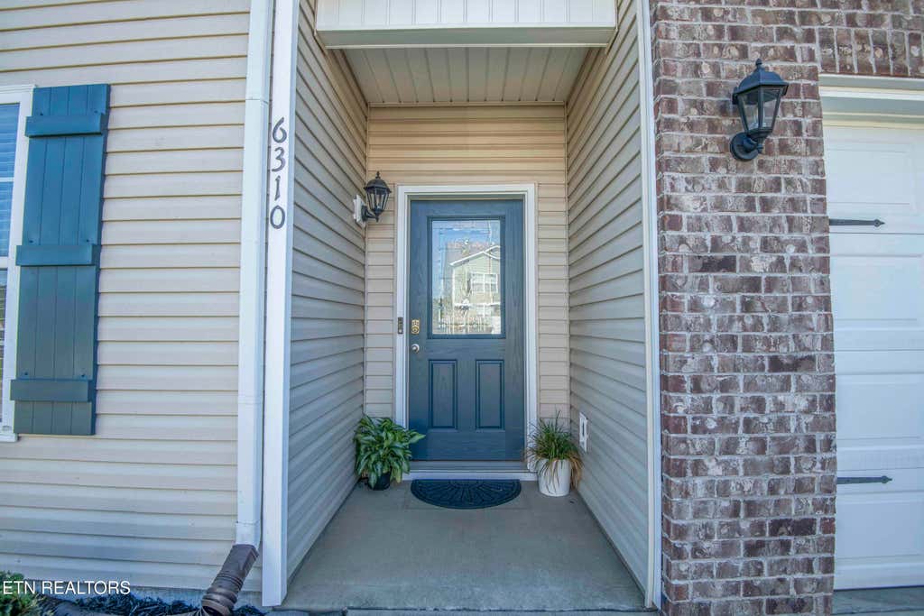 Photo of 6310 Aldingham St, Knoxville, TN 37912 (MLS # 1352994)