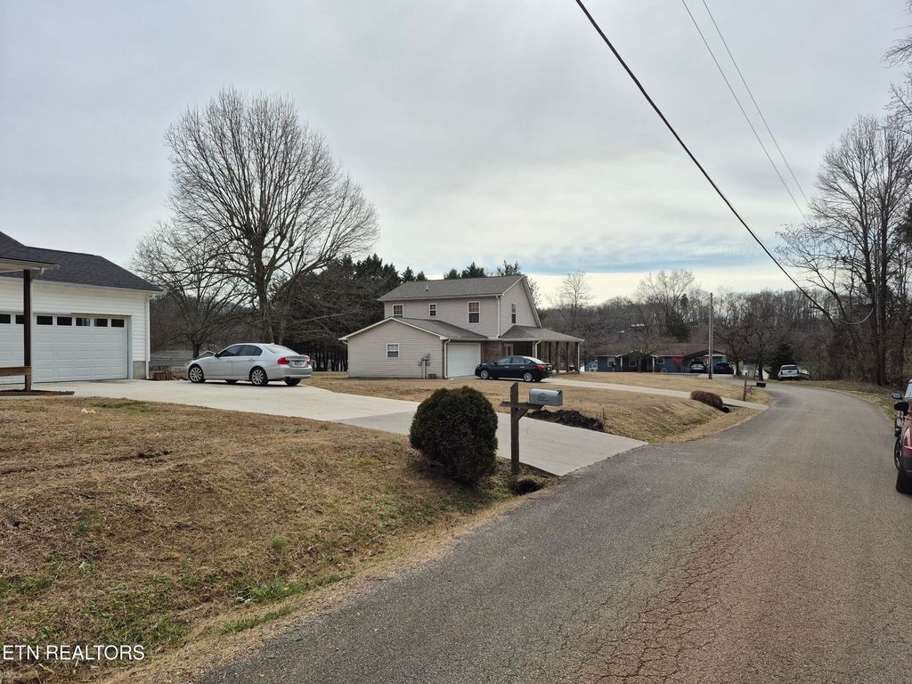 Photo of 115 Spruce Lane, Kingston, TN 37763 (MLS # 1329049)