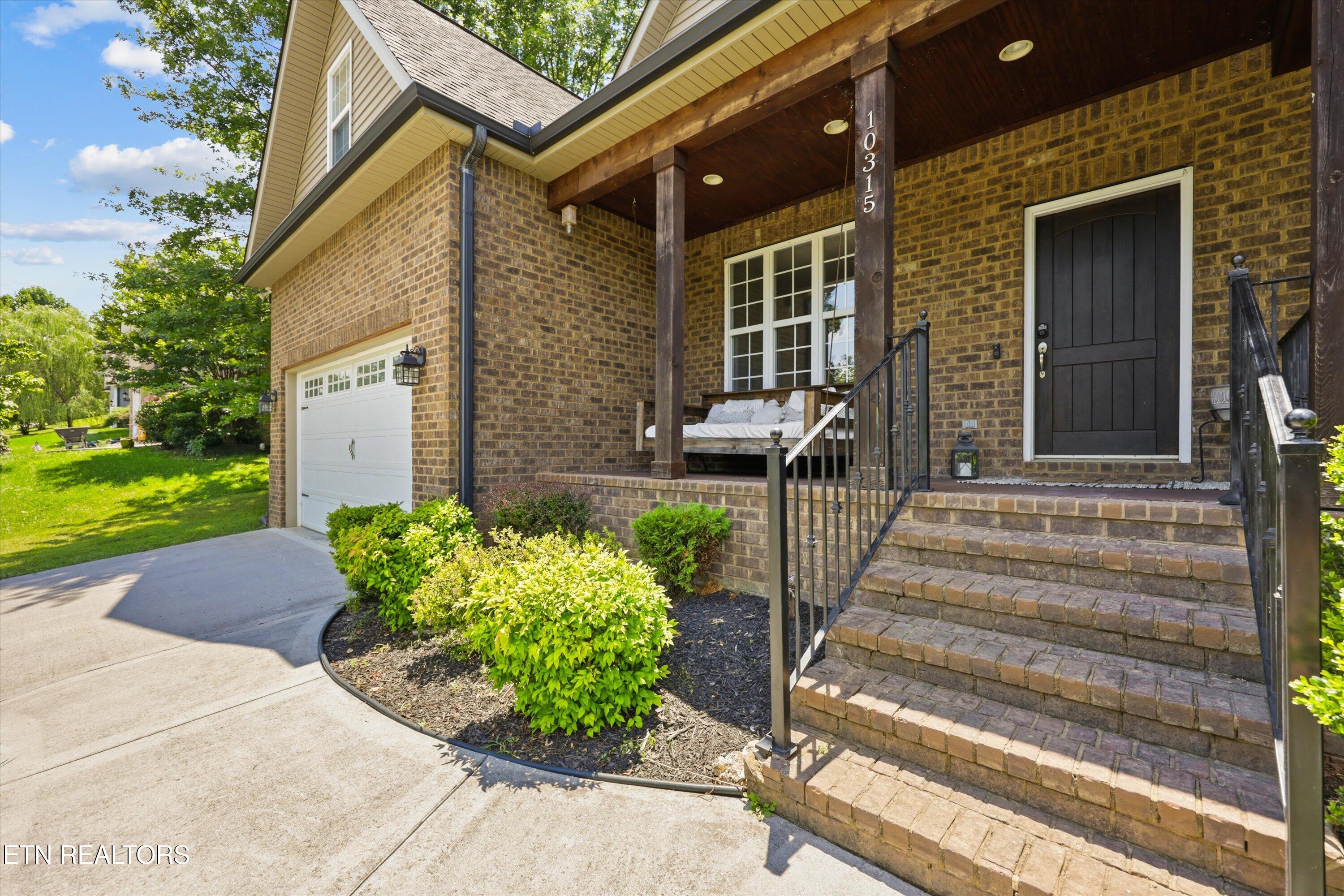 10315 Ivy Hollow Drive