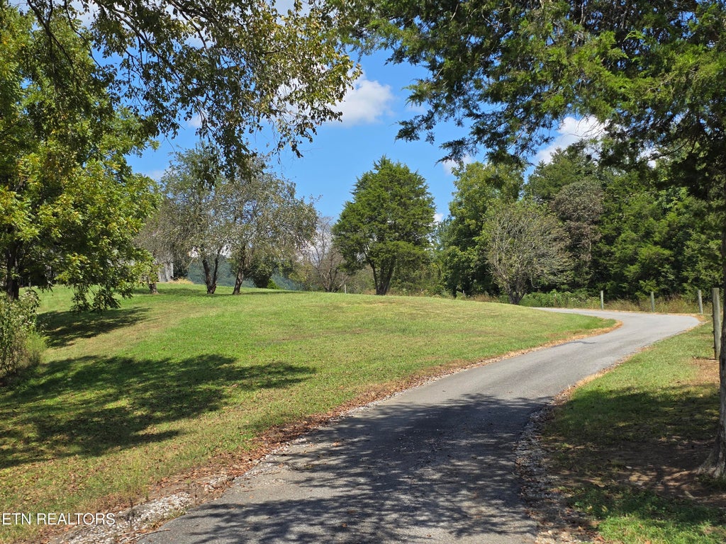 Photo of 92839285 Graves Lane, Knoxville, TN 37938 (MLS # 1354883)