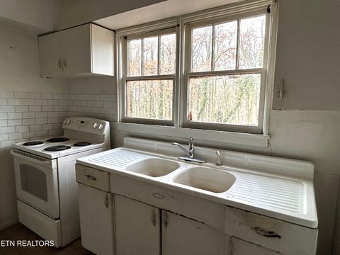 Tiny photo for 637 S Gallaher View Rd, Knoxville, TN 37919 (MLS # 1330773)