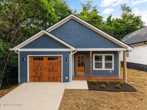 Photo of 1312 NE Ezell St, Knoxville, TN 37917 (MLS # 1342900)