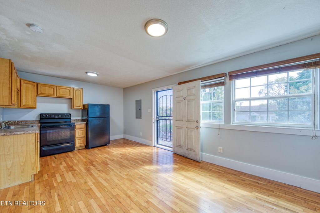Photo of 2359 E 5th Avenue Ave, Knoxville, TN 37917 (MLS # 1318556)