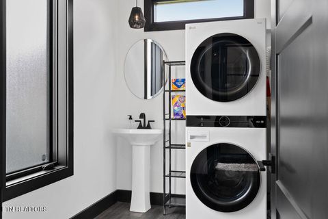 Tiny photo for 922 Piney Butt Way, Gatlinburg, TN 37738 (MLS # 1328415)