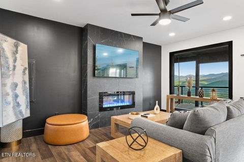 Tiny photo for 922 Piney Butt Way, Gatlinburg, TN 37738 (MLS # 1328415)