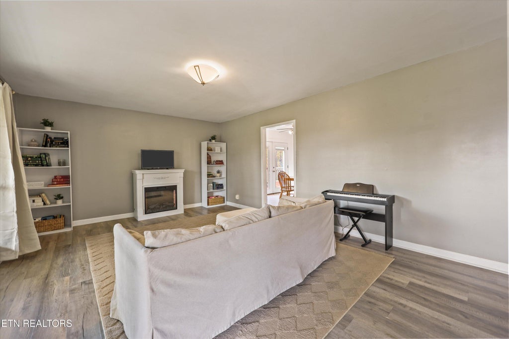Photo of 207 Spencer Drive, Harriman, TN 37748 (MLS # 1360666)